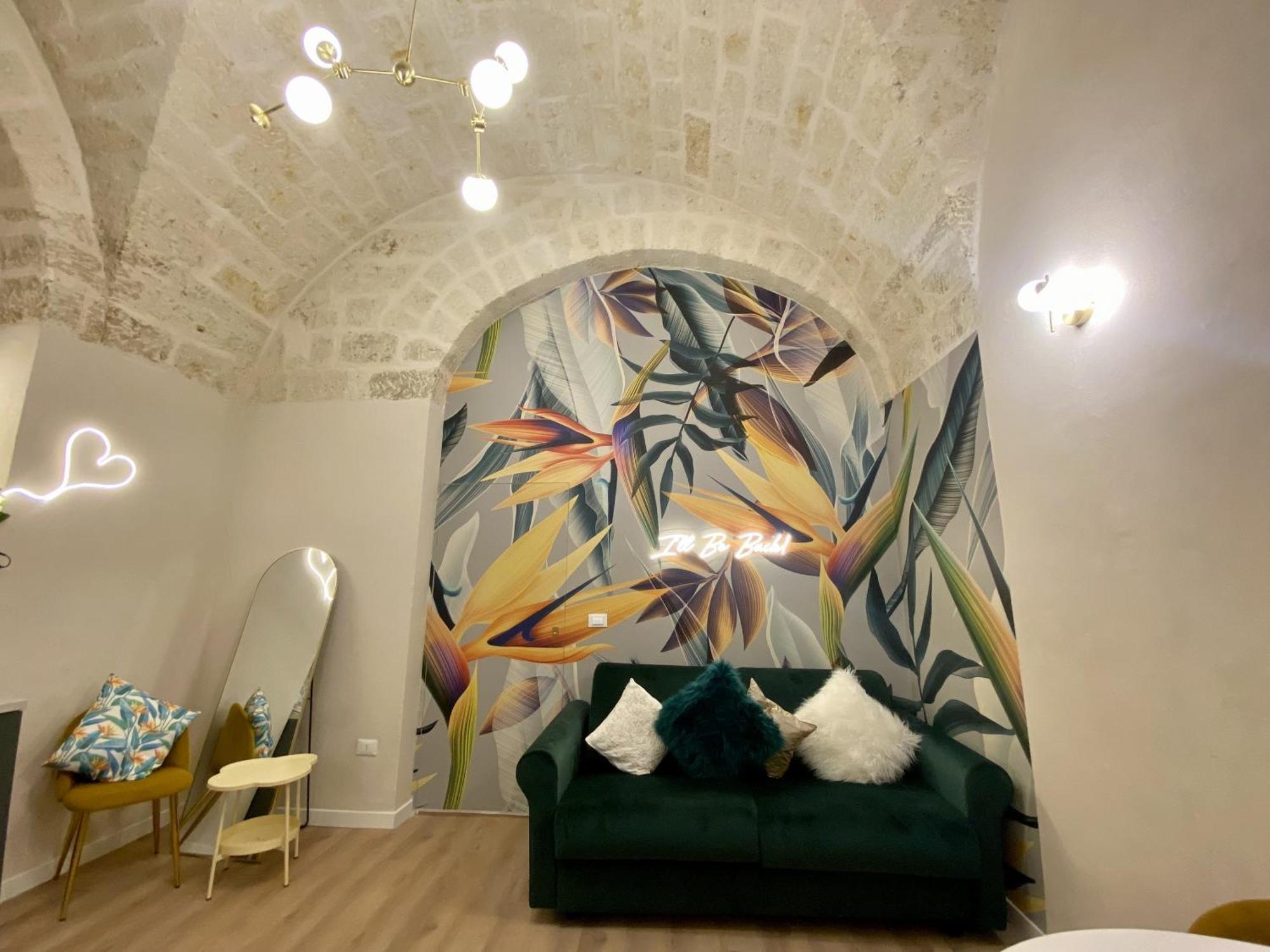 Quiet And Stylish - Bari City Center, Minutes To Station Bagian luar foto